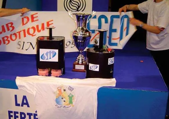 Down et Up, les robots de la saison 2004-2005